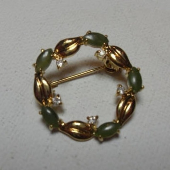 Vintage Circle Crystal Gold Green Jade brooch - Picture 1 of 3